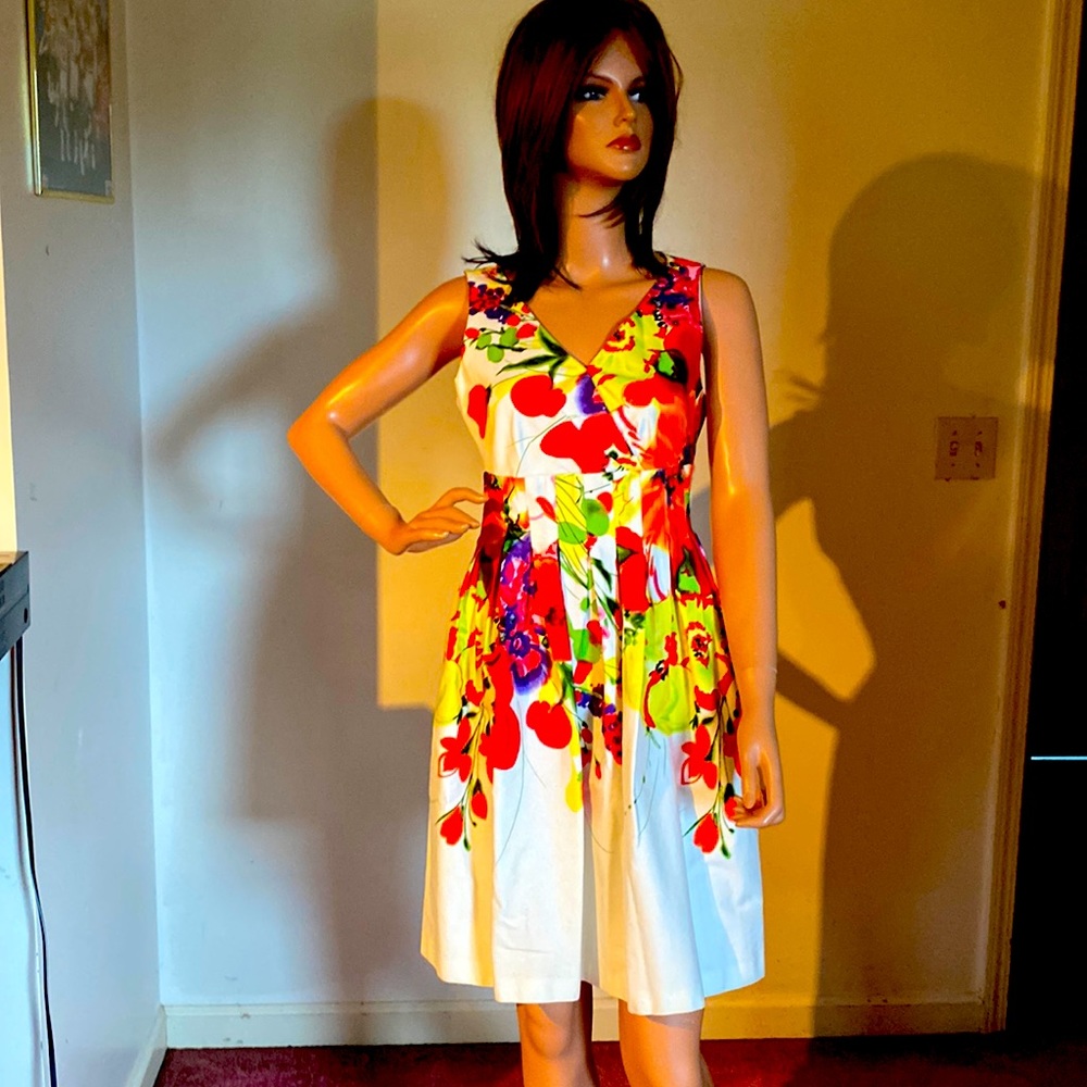 Sweet floral summer dress.  New Directions 12P. Has POCKETS!!  CLEARANCE